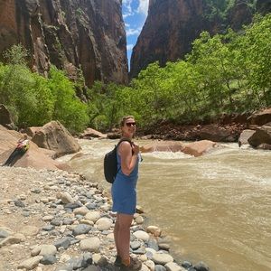 Meet your Posher, Abby